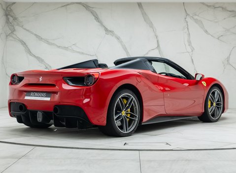Ferrari 488 SPIDER 6