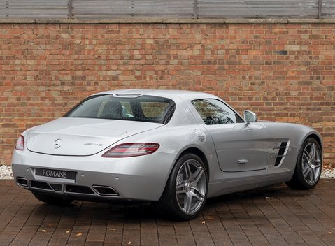 Mercedes-Benz SLS AMG 9