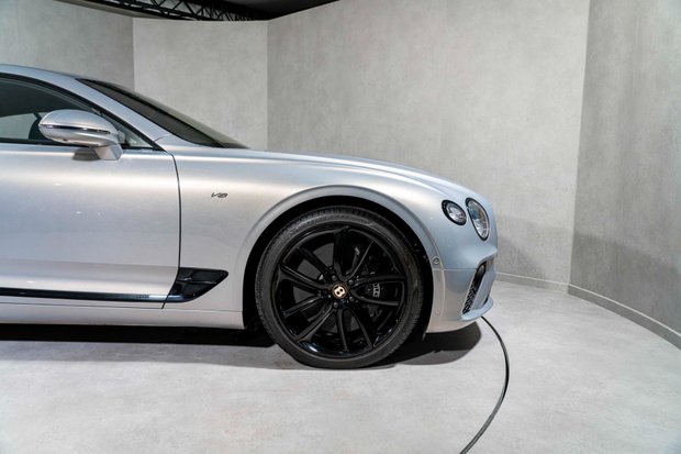 Bentley Continental GT V8. MULLINER SPEC. TOURING SPEC. CENTENARY SPEC. ROTATING DISPLAY. B&O. 1