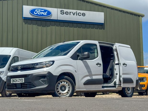 Vauxhall Combo Crew Cab LWB L2H1 Low Roof Prime 2300 Aircon Cruise Nav EURO 6 1
