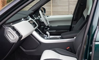 Land Rover Range Rover Sport 5.0 SVR 16