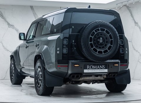 Land Rover Defender OCTA EDITION ONE 7