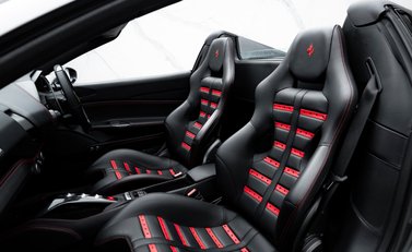 Ferrari 488 SPIDER 19
