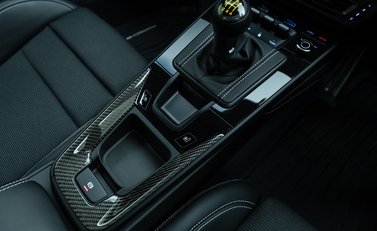 Porsche 911 GT3 TOURING (992) 25