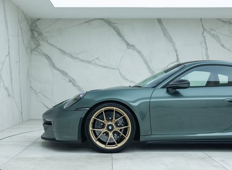 Porsche 911 (992) GT3 Touring 35