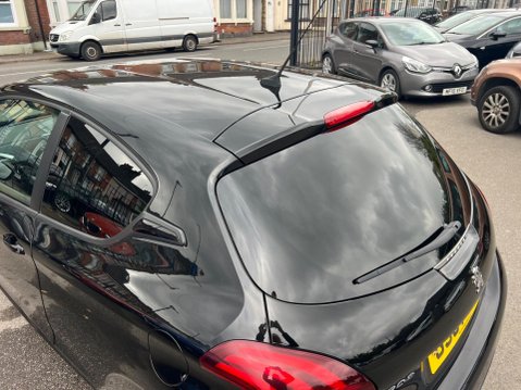 Peugeot 208 1.2 PureTech Black Edition Euro 6 3dr 17