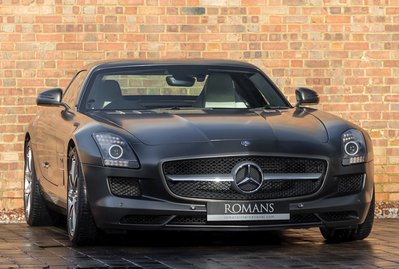 Mercedes-Benz SLS AMG