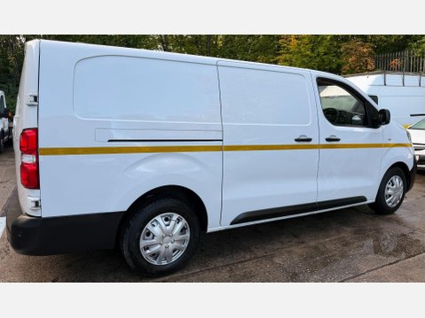 Vauxhall Vivaro 1.5 Turbo D 2900 Dynamic Panel Van 6dr Diesel Manual L2 H1 Euro 6 (s/s) (10 8