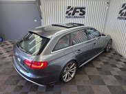 Audi RS4 4.2 FSI V8 Estate 5dr Petrol S Tronic quattro Euro 5 (450 ps) 21