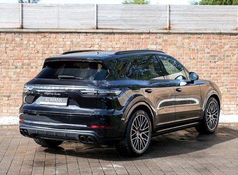 Porsche Cayenne Turbo (New Model) 5