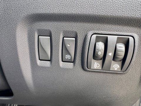 Renault Captur ICONIC TCE 19