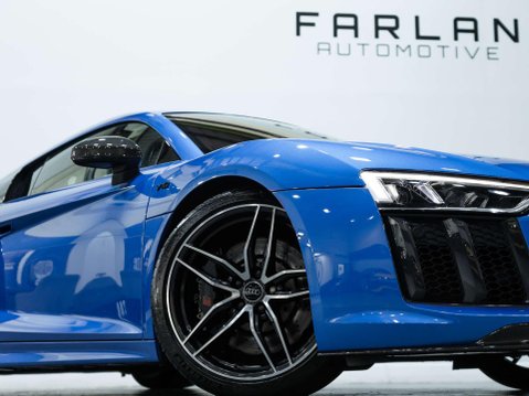 Audi R8 5.2 FSI V10 Coupe 2dr Petrol S Tronic quattro Euro 6 (s/s) (540 ps) 10