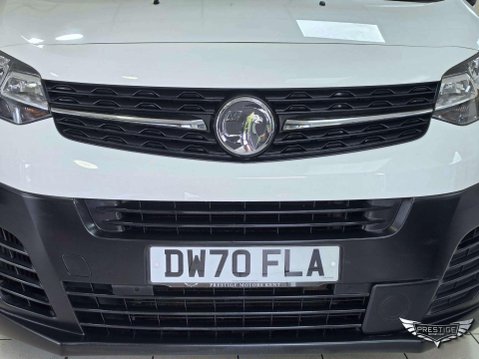 Vauxhall Vivaro 2.0 Turbo D 3100 Dynamic L2 H1 Euro 6 (s/s) 6dr 17