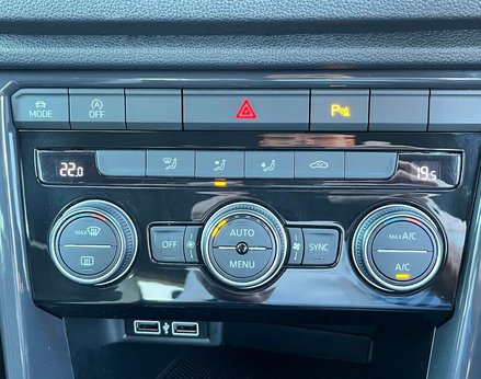 Volkswagen T-Roc 1.5 T-Roc SEL TSi Evo 5dr 53