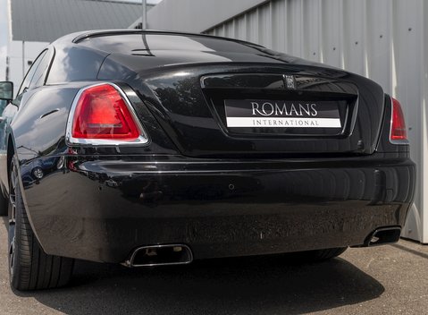 Rolls-Royce Wraith Black Badge 25