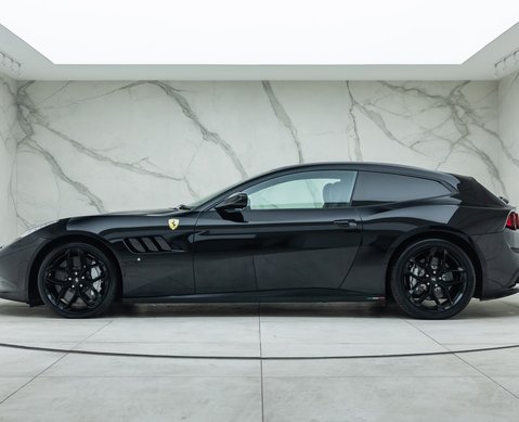 Ferrari GTC4 Lusso T 