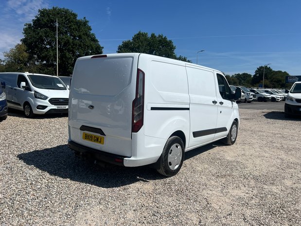Ford Transit Custom AUTO SWB L1H1 Low Roof Trend Air Con Sensors Tow Bar EURO 6 NO VAT 6