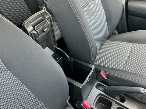 Suzuki Vitara SZ-T 29
