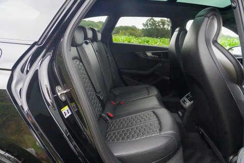 Audi RS4 CARBON BLACK 18