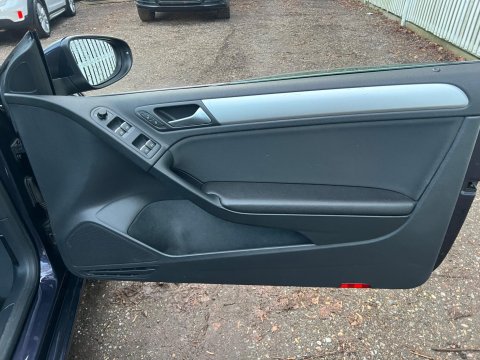 Volkswagen Golf SE TSI DSG 37