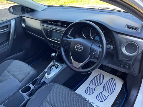 Toyota Auris 1.6 V-Matic Icon Touring Sports Multidrive S 5dr 9