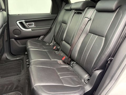 Land Rover Discovery Sport 2.0 Discovery Sport Black HSE TD4 Auto 4WD 5dr 74