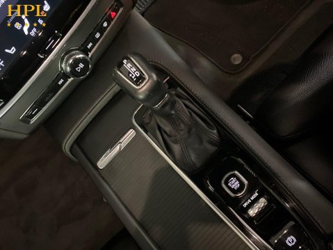 Volvo V90 2.0 T4 Momentum Plus Estate 5dr Petrol Auto Euro 6 (s/s) (190 ps) DAB Radio 16