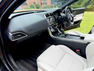 Jaguar XE R-DYNAMIC HSE BLACK 10
