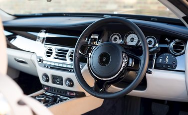 Rolls-Royce Wraith 16