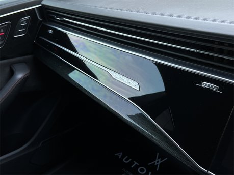 Audi Q8 RS VORSPRUNG TFSI QUATTRO MHEV 72