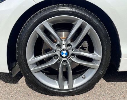 BMW 2 Series 2.0 220i M Sport Auto 2dr 16