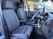 Volkswagen Caddy C20 122 ps Tdi Commerce Pro DSG Panel Van 4