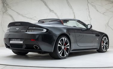Aston Martin V12 Vantage ROADSTER 8