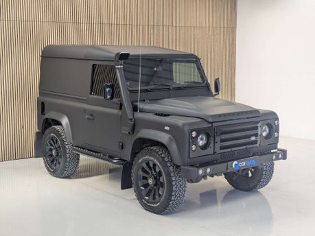 Land Rover Defender 2.2 Defender 90 Hard Top TD 4WD 5dr 5