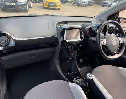 Toyota Aygo 1.0 Aygo X-Press VVT-i 5dr 23