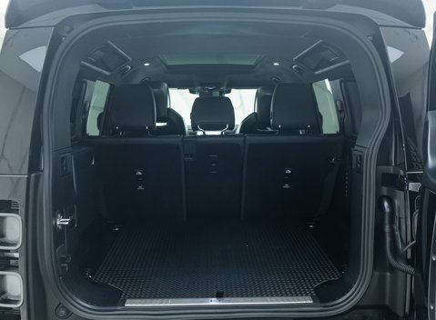 Land Rover Defender 110 OCTA EDITION ONE 51