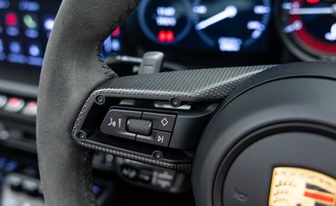 Porsche 911 Targa 4 GTS (992) 34