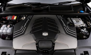 Lamborghini Urus 30
