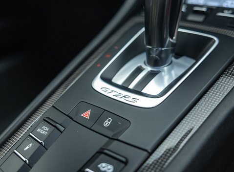 Porsche 911 GT2 RS Weissach (991) 30