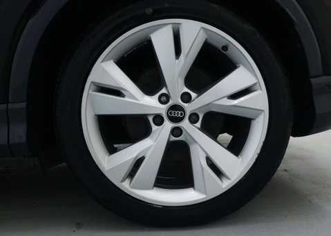 Audi Q4 50 S line SUV 5dr Electric Auto quattro 82kWh (299 ps) 18