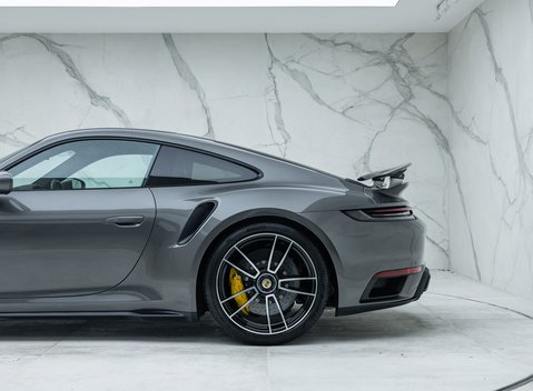 Porsche 911 Turbo S (992) 38