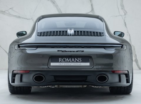 Porsche 911 Carrera GTS (992) 8