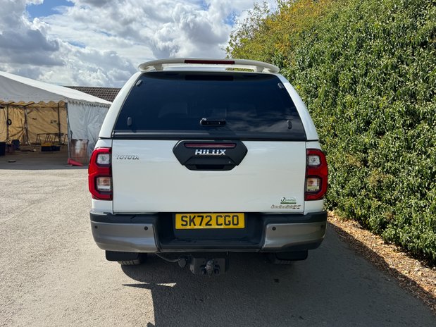 Toyota Hilux Invincible X | Auto | 2.8 LT | Double Cab | Sensors | EURO 6 | NO VAT 7