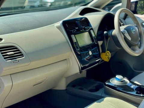 Nissan LEAF TEKNA 360 CAMERA 41