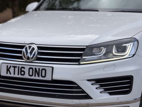 Volkswagen Touareg 3.0 Touareg V6 R-Line TDI BlueMotion Technology Auto 4WD 5dr 28