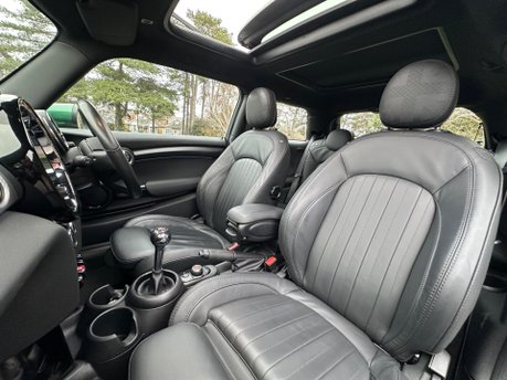 Mini Hatch 2.0 John Cooper Works Euro 6 (s/s) 3dr 