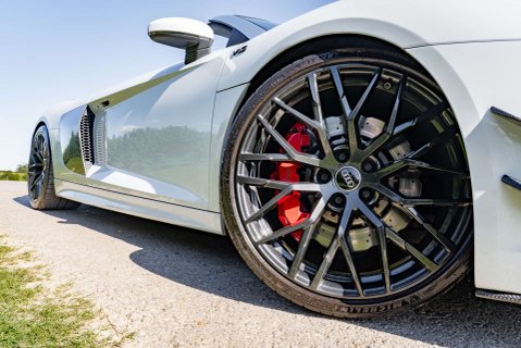 Audi R8 5.2 R8 Spyder Quattro V10 Semi-Auto 4WD 2dr 6