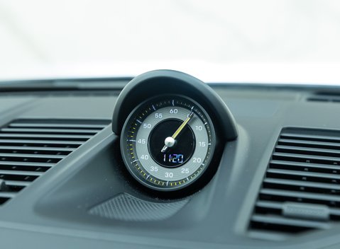 Porsche 911 GT3 TOURING (992) 20