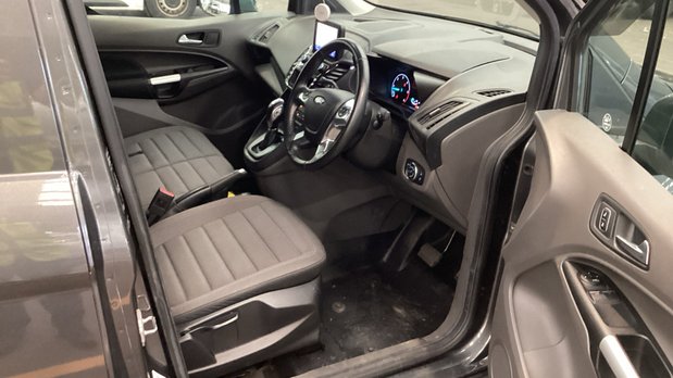 Ford Transit Connect AUTO SWB L1H1 Low Roof Limited 200 Air Con Alloys Sensors EURO 6 NO VAT 9