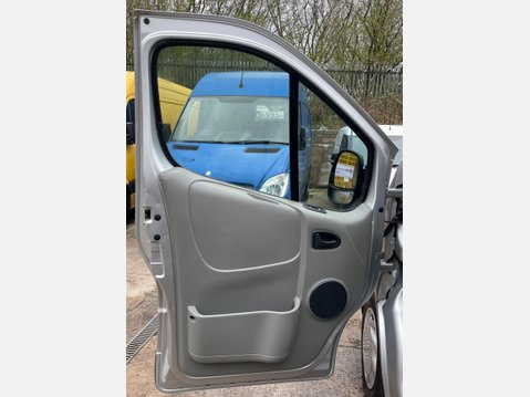 Vauxhall Vivaro 2.0 2700 CDTi FWD L1 4dr 29
